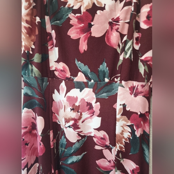 NWT Burgundy Floral Maxi Dress Size Small Windsor - Picture 4 of 8